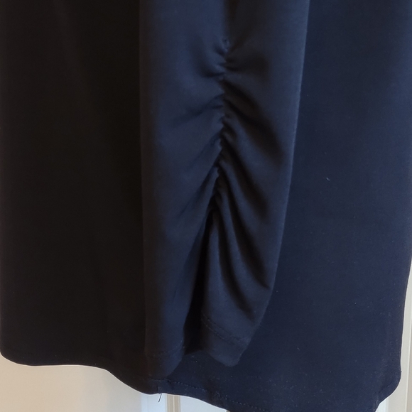 Anne Klein Black Tunic with Gold Zipper Detailing EUC - Picture 4 of 6